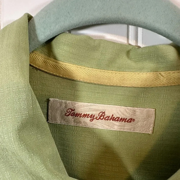 Tommy Bahama Green 100% Silk Vacation Button Up Shirt - Picture 3 of 5